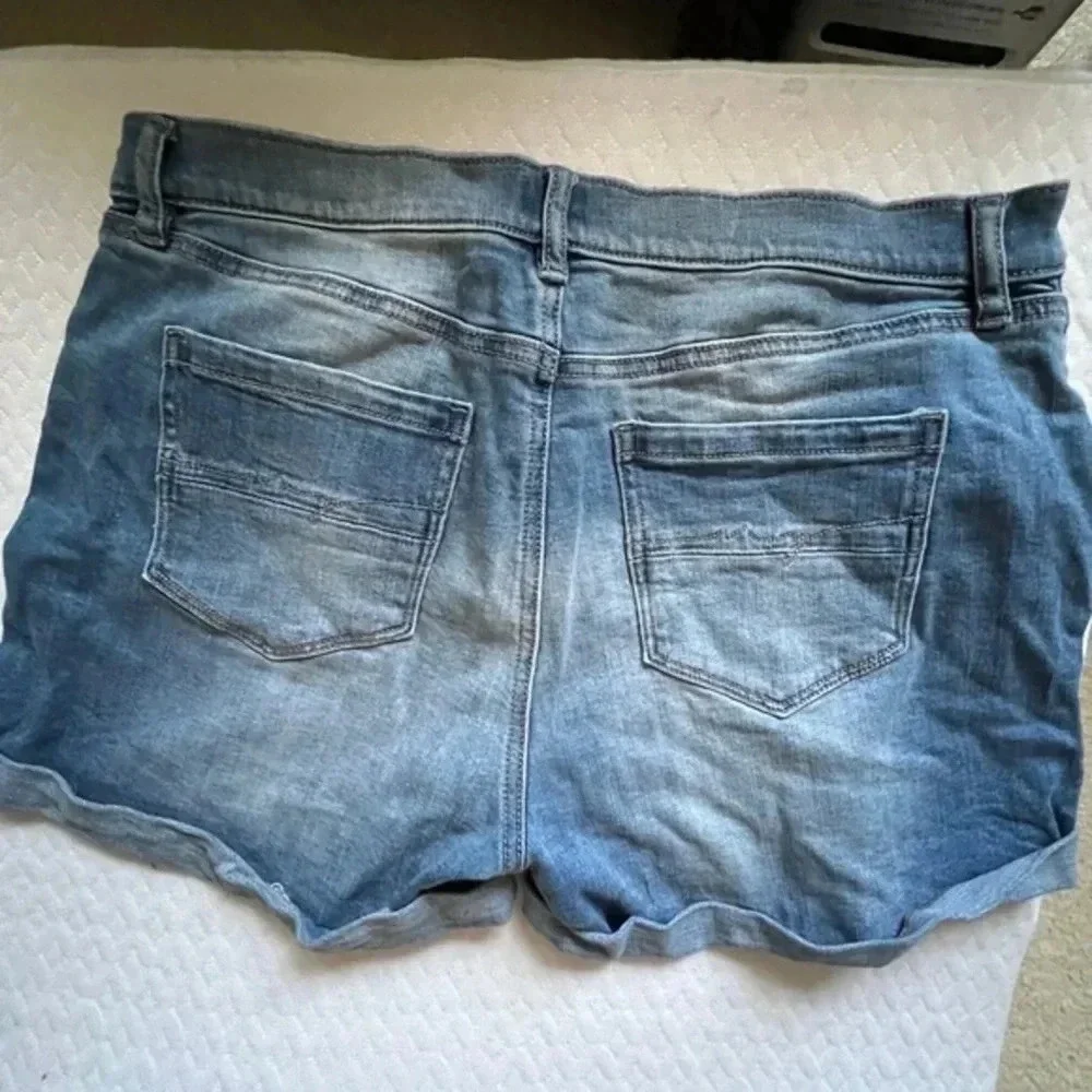 Soho Denim Jean Shorts-Denim Blue-Size 8